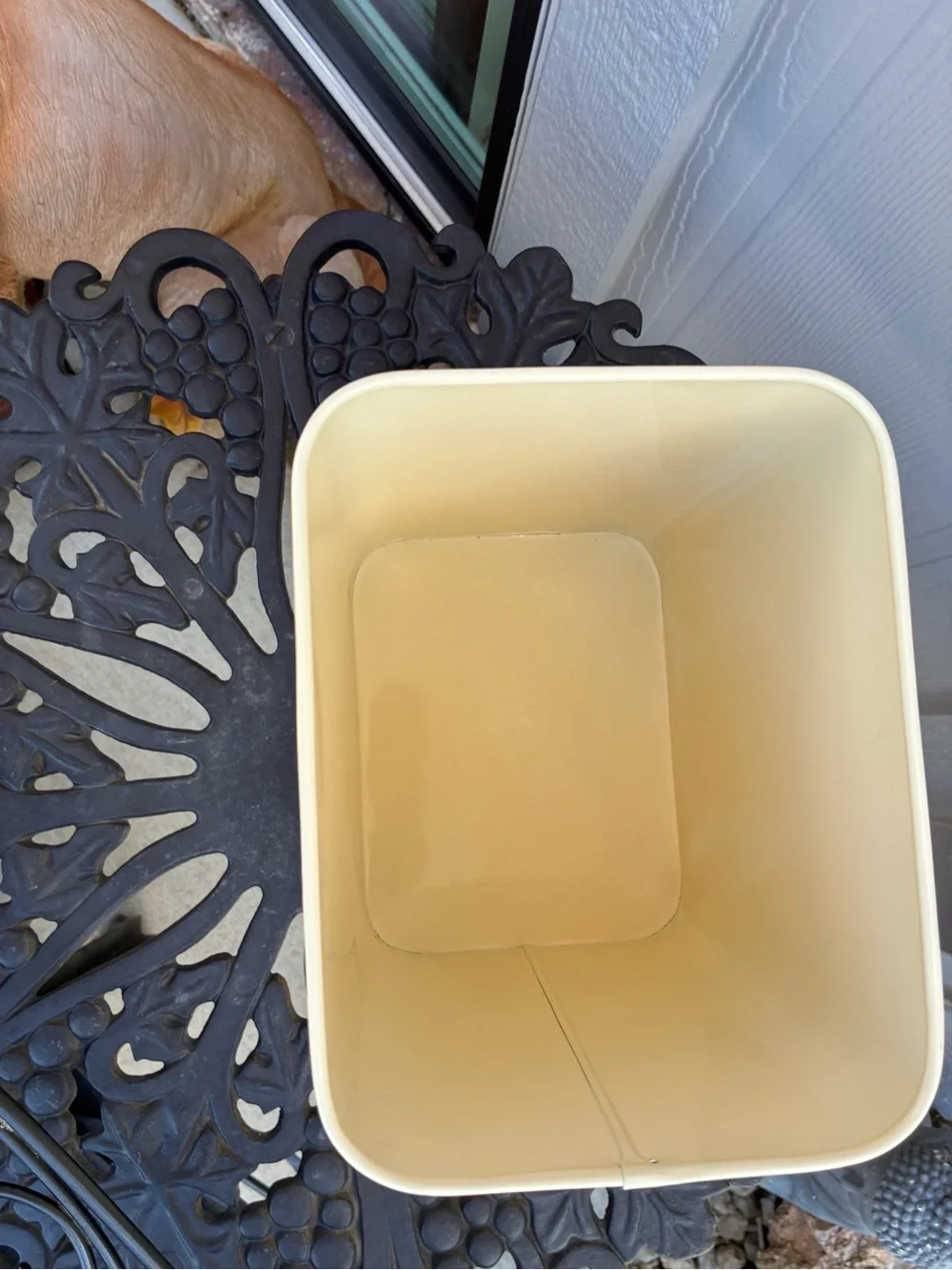 Cream Biscuits Storage Tin - Country Kitchen